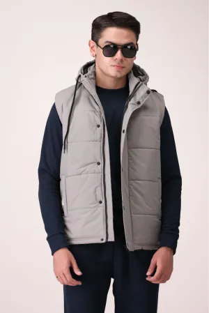 SLEEVLESS HOOD WITH SNAP BUTTONS